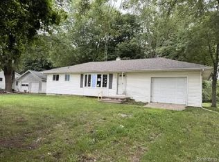 5407 Oak Grove Rd, Howell, MI 48855