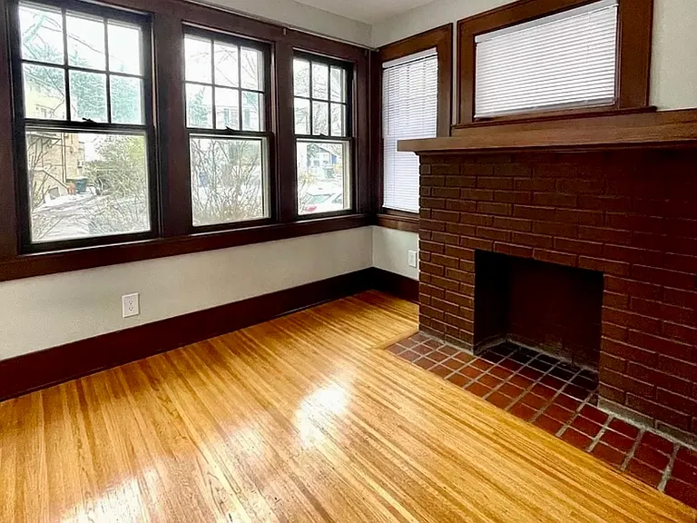 10 Merwin Ave — Photo 6