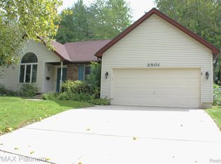 2501 Skye Rd, Lansing, MI 48911