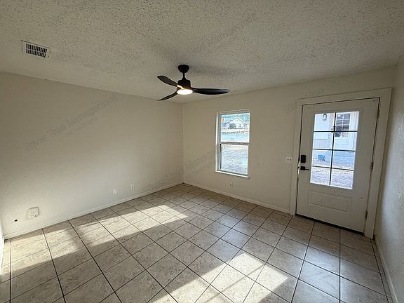 5th image of 810 Central St #F