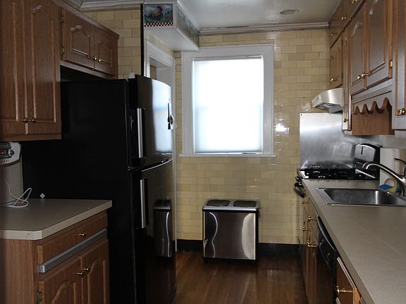 5th image of 73 Griffin Pl