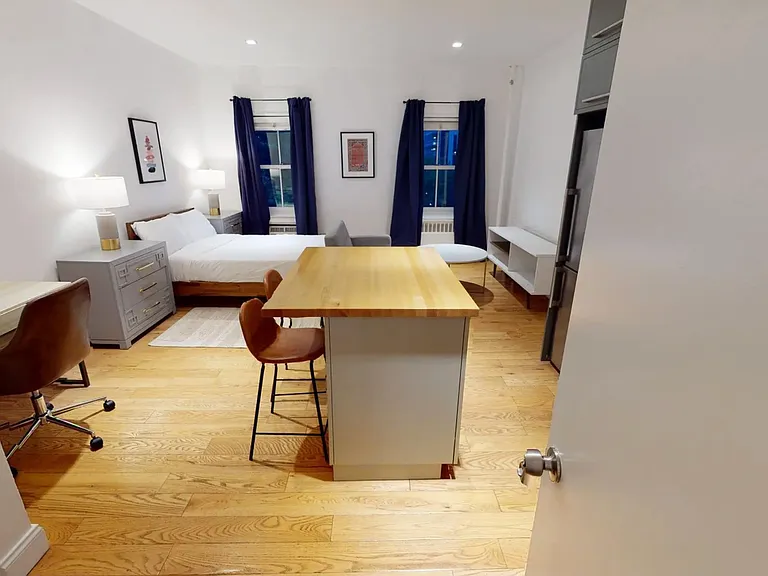 491 W 22nd St #4R — Photo 10