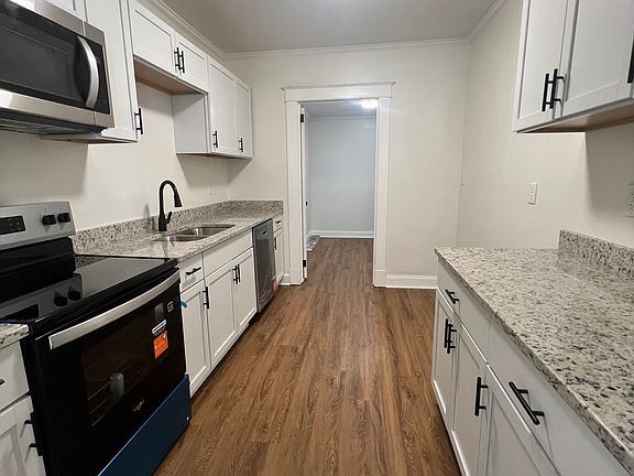 5th image of 2208 Roanoke Ave