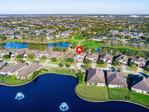 2nd image of 119 Lake View Loop