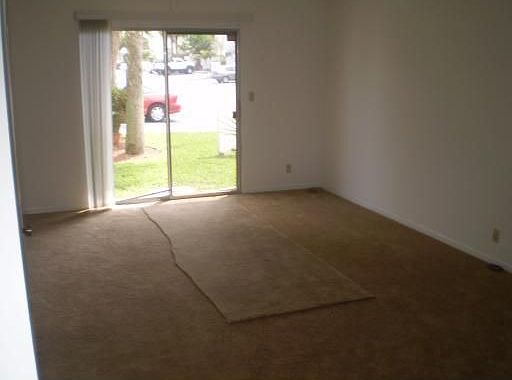3rd image of 2747 NE 15th St