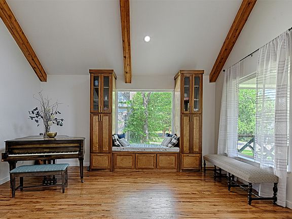 5th image of 1323 Lansford Ave