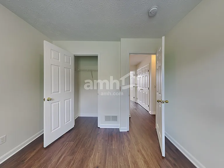 2324 Pleasant Meadow Dr — Photo 10