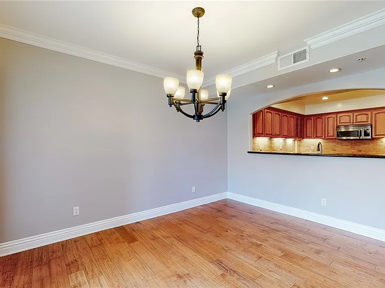 11540 Moorpark St #103 — Photo 5