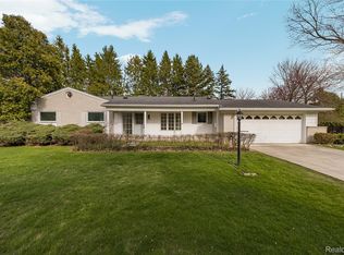 7077 Brookridge Dr, West Bloomfield, MI