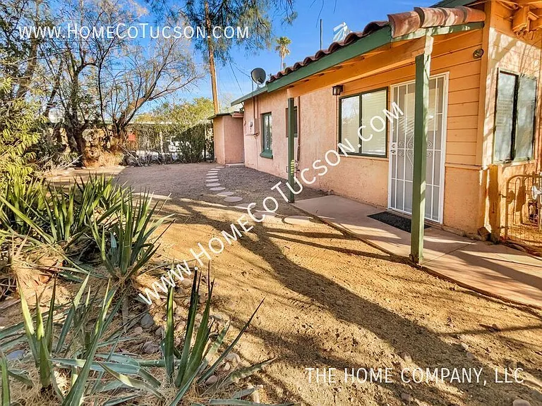 1509 E Blacklidge Dr #1 — Photo 28