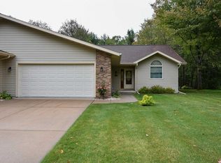 724 Warbler Ln, Stevens Point, WI 54482