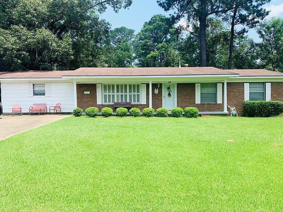 1st image of 615 Highland Park Dr