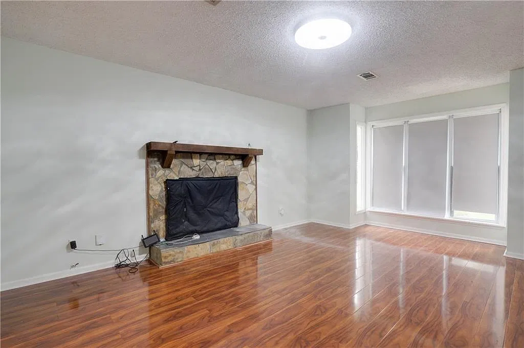 3 bed, 3.0 bath, 1504 sqft, $2,000 — Photo 4