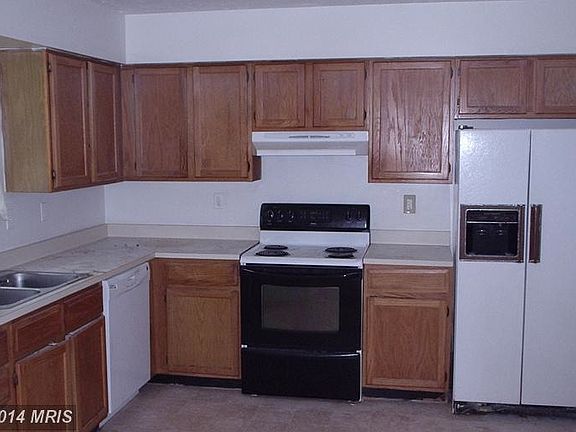 2nd image of 612 Shelter Cove St