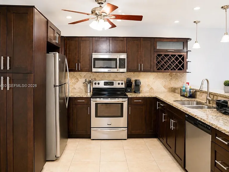 5780 SW 61st St #5780 — Photo 4
