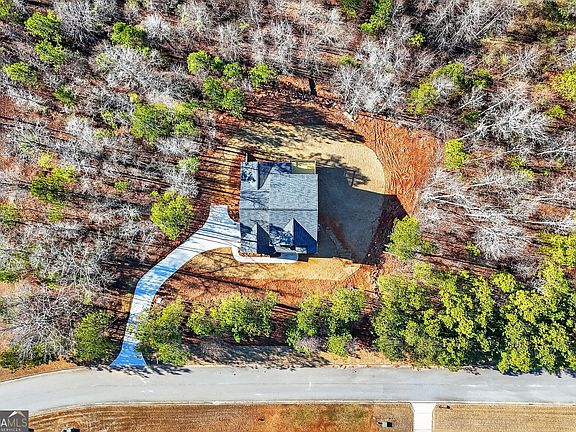2nd image of 30 Concord Cir