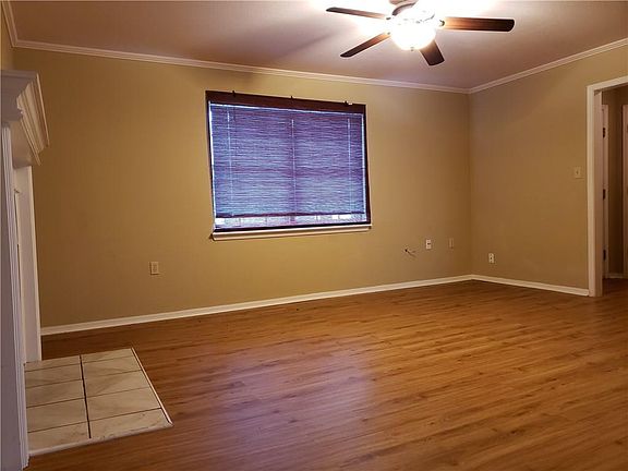 2nd image of 1719 E Lindsey St APT 2