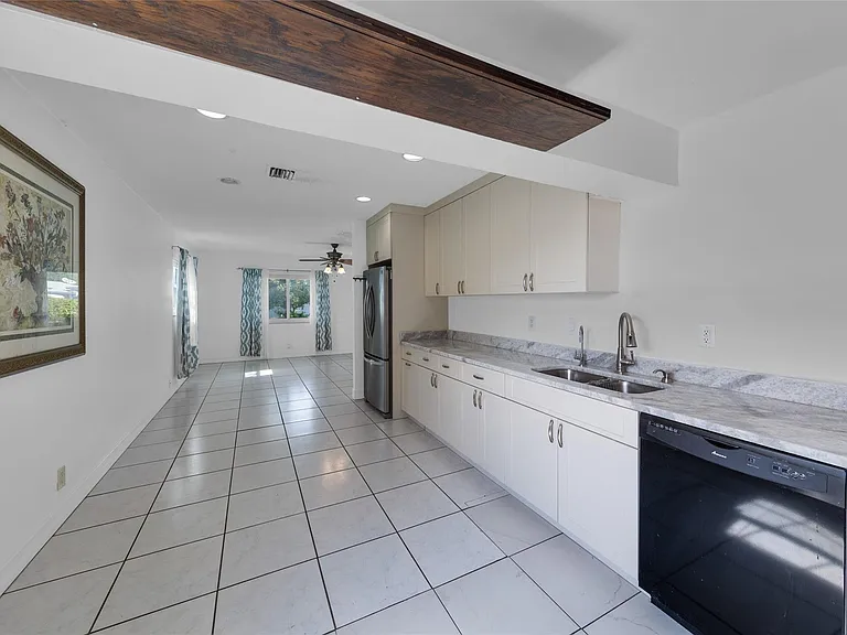 1906 NW 45th Ct — Photo 14