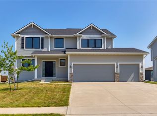 913 SW Timberview Dr, Grimes, IA 50111