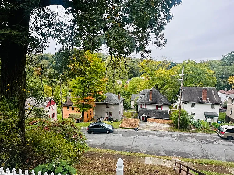 21 Shady Ln — Photo 1