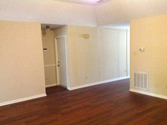 4th image of 1105 Hardwood Ln