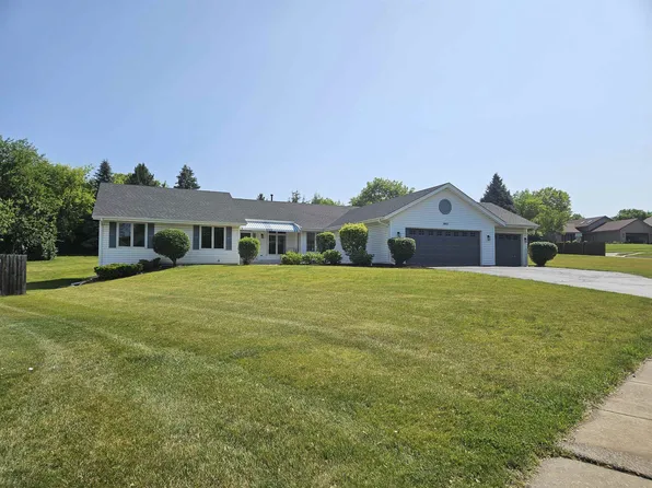 3852 Foxborough Ln, Rockford, IL 61114