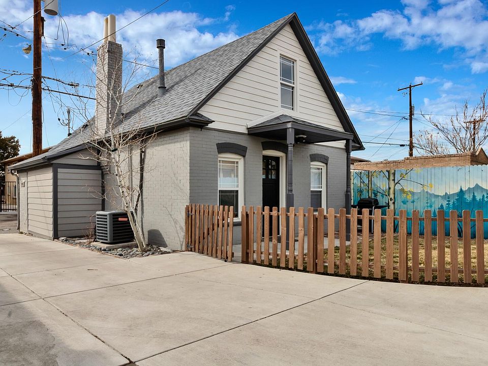 Carriage house in back of lot