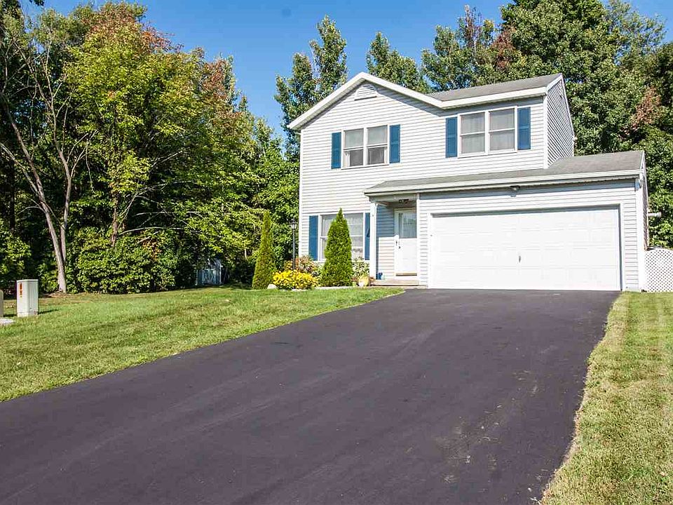 1st image of 14 Crowsnest Ct