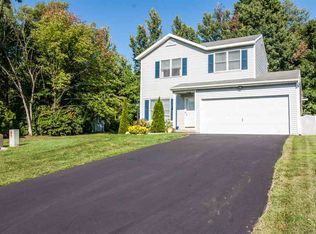 14 Crowsnest Ct, Waterford, NY 12188