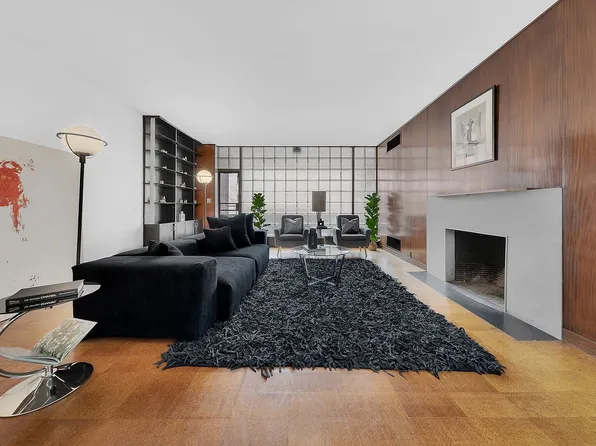 219 E 49th St #1, New York, NY 10017