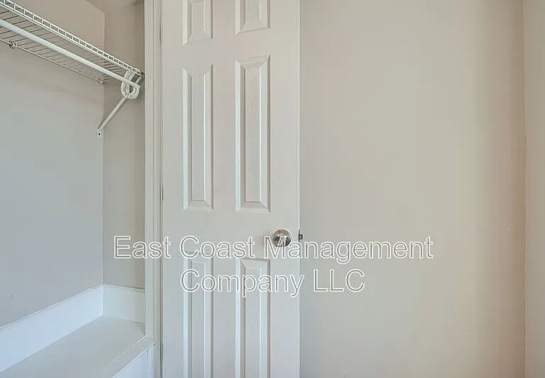 2408 Llewelyn Ave — Photo 17