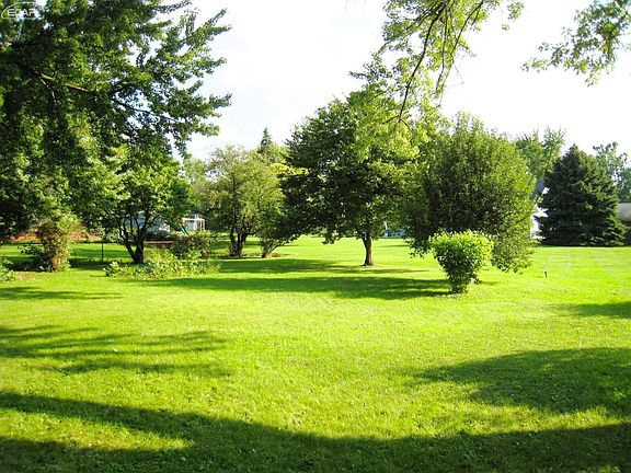 4th image of 1135 Woodview Dr