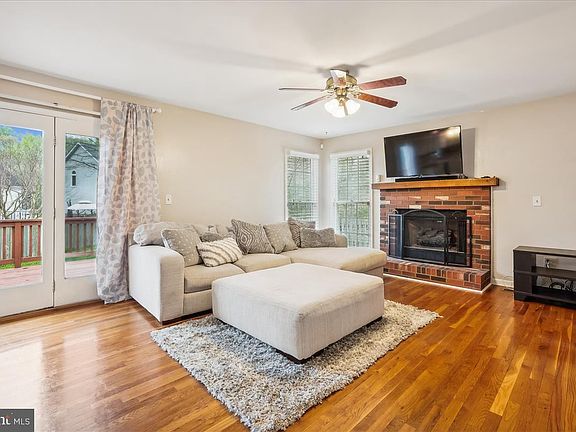 3rd image of 11811 Gardenia Dr