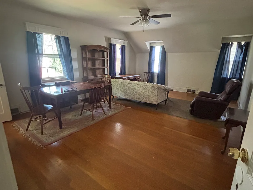107 Wilton Ave #1