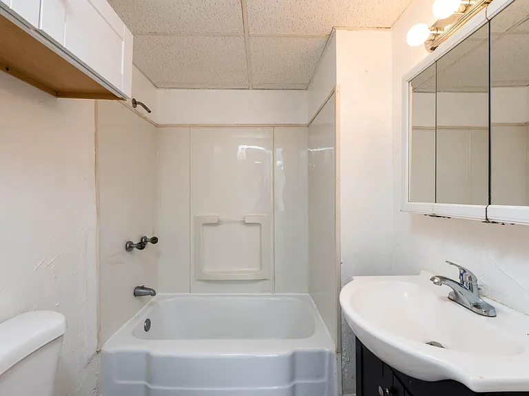 719 Caroline St #F — Photo 4