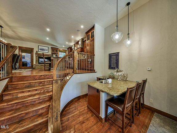 4th image of 492 Iron Horse Way