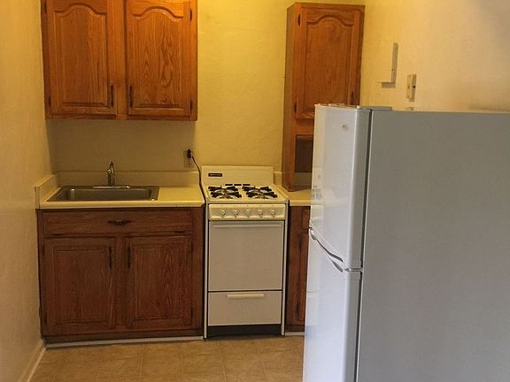 4th image of 277 San Clemente St APT 4