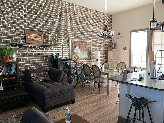 Dining kitchen area