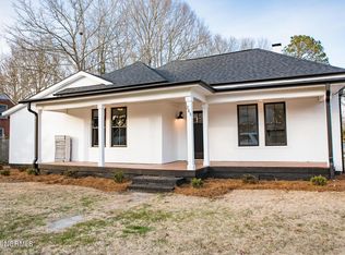 285 4th St, Ayden, NC 28513