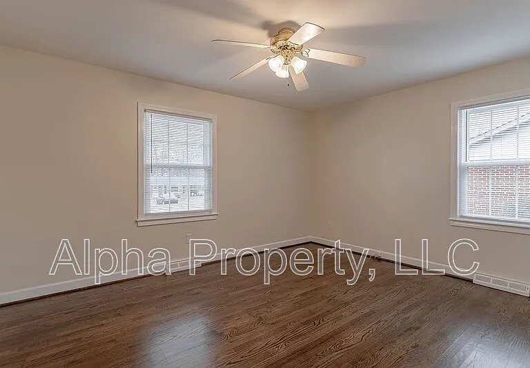 400 Fairhaven Dr — Photo 13