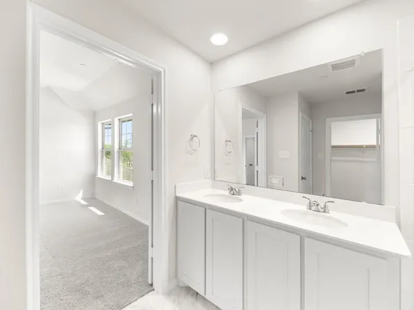 4601 Avion Dr, Sanger, TX 76266