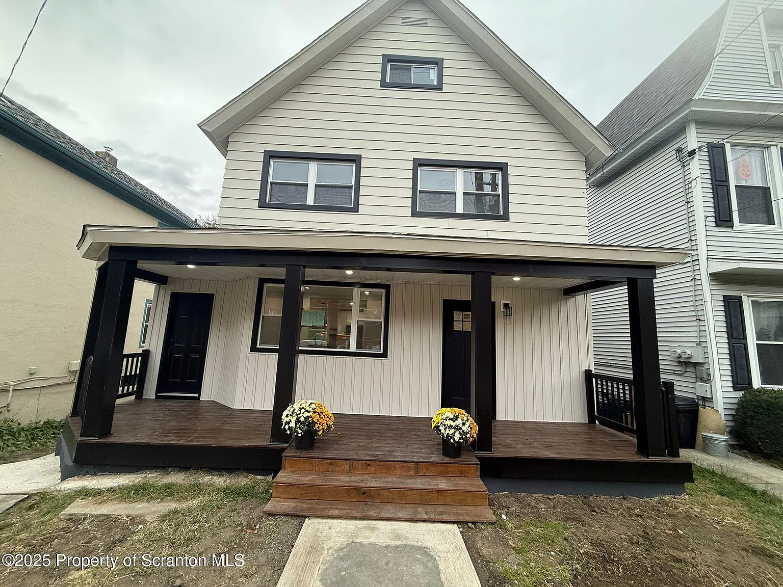 1105 Quincy Ave photo 1