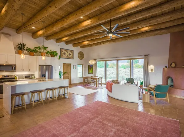 7 Codorniz Rd, El Prado, NM 87529