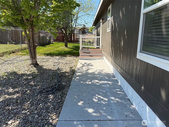 2nd image of 402 Maple Avenue #78