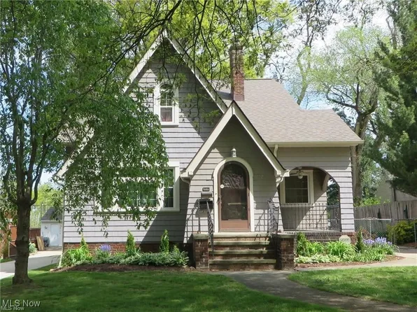 17220 Fernshaw Ave, Cleveland, OH 44111