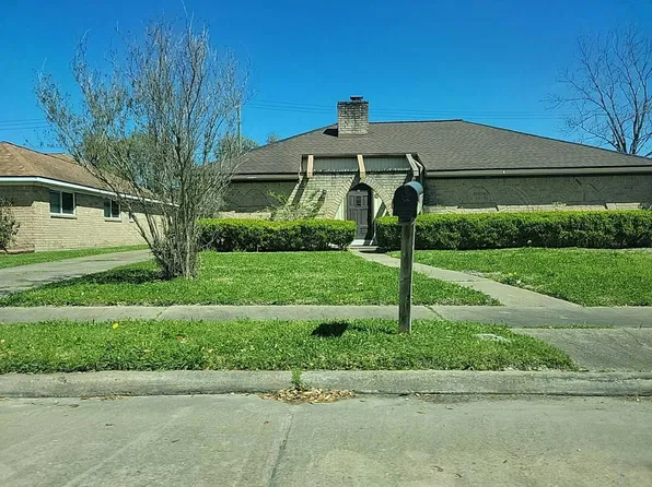 11406 Scottsdale Dr, Meadows Place, TX 77477