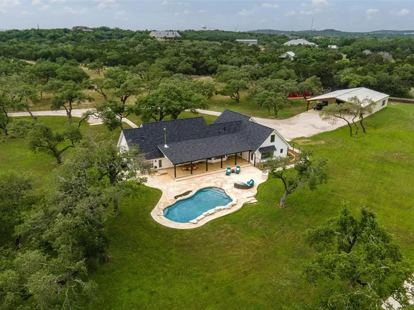 333 Stallion Ln, Dripping Springs, TX 78620