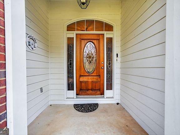 5th image of 3130 Harold Way SW