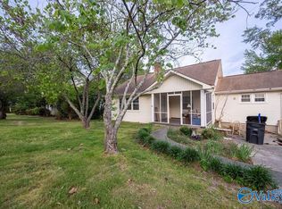 882 Oakview Ave, Gadsden, AL 35901