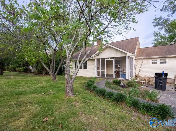 882 Oakview Ave, Gadsden, AL 35901